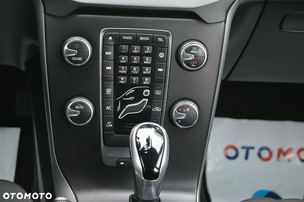 Volvo V40 D2 Geartronic Kinetic - 21