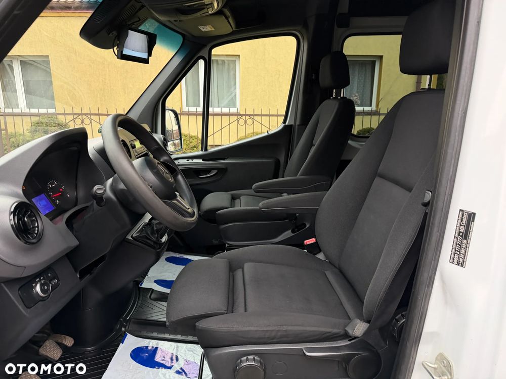 Mercedes-Benz SPRINTER - 10