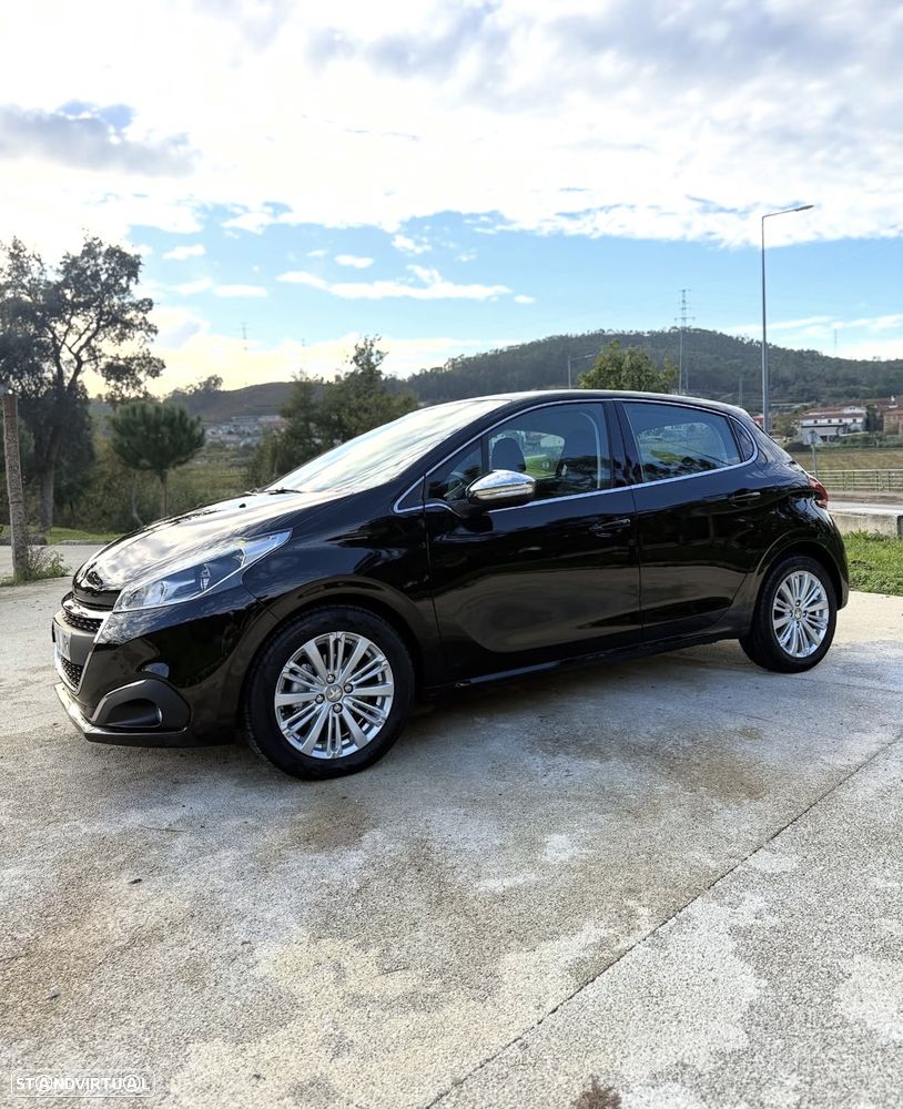 Peugeot 208 1.6 BlueHDi Allure - 4