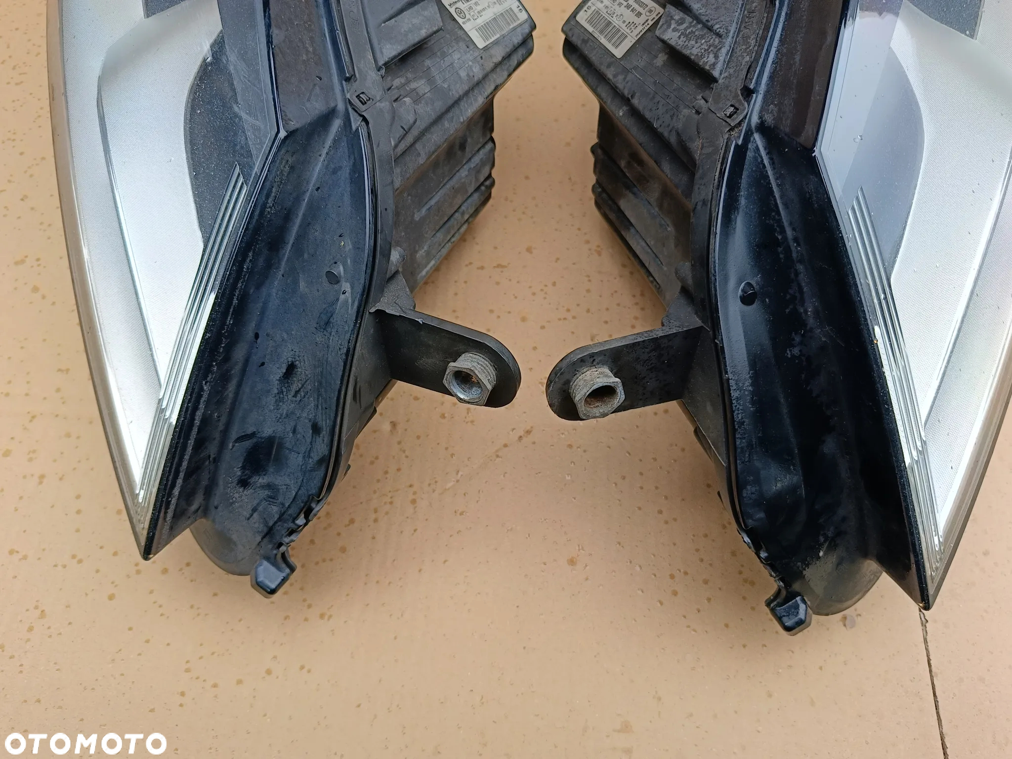Lampa przednia prawa lewa VW Passat B7 reflektor 3AB - 5