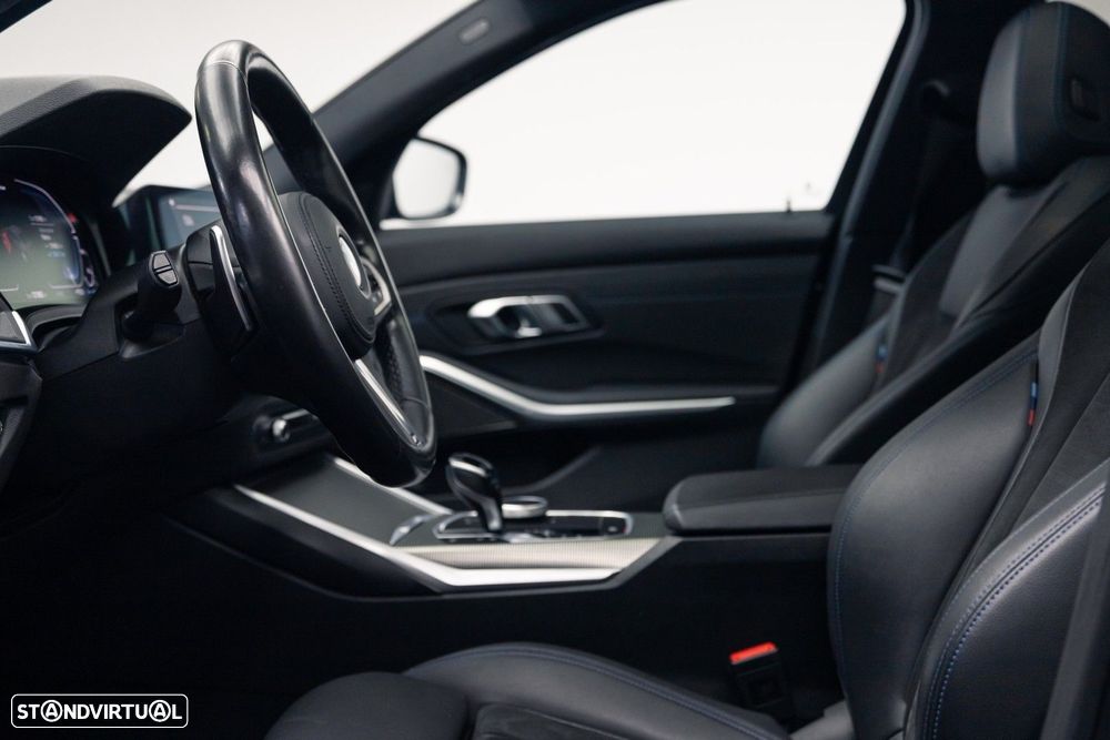 BMW 330 e iPerformance Pack M - 18