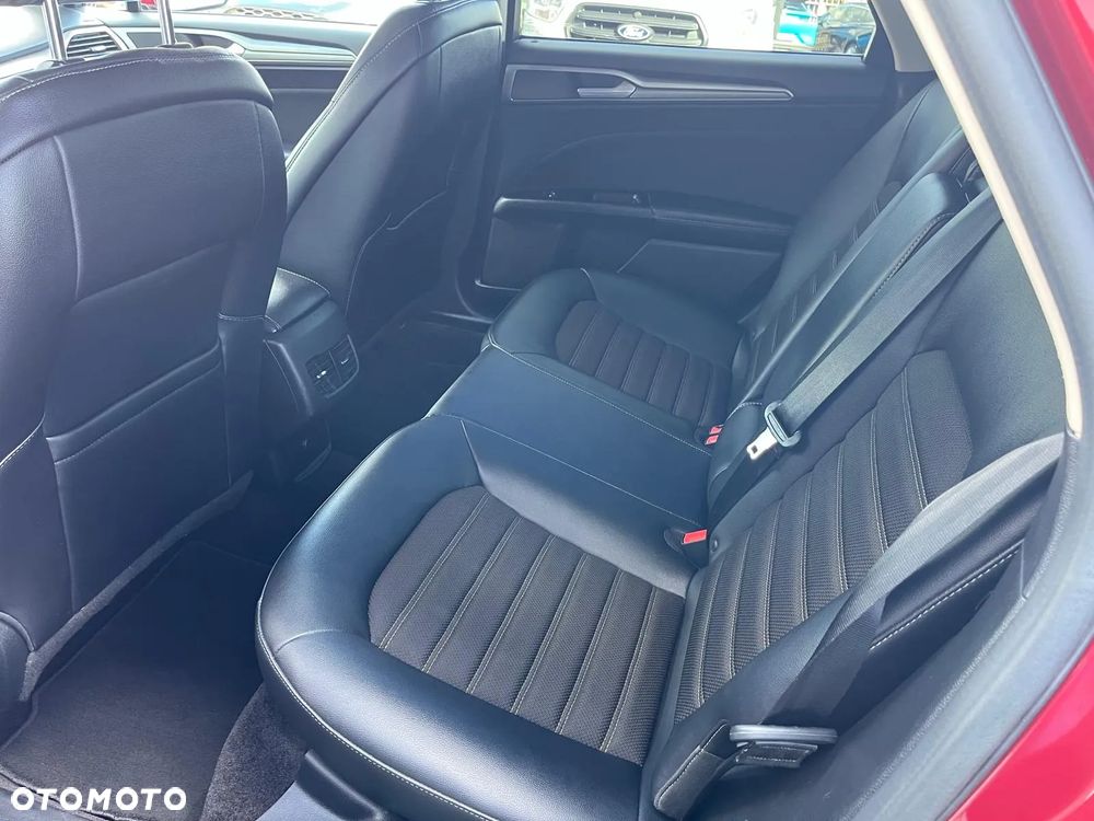 Ford Fusion - 17