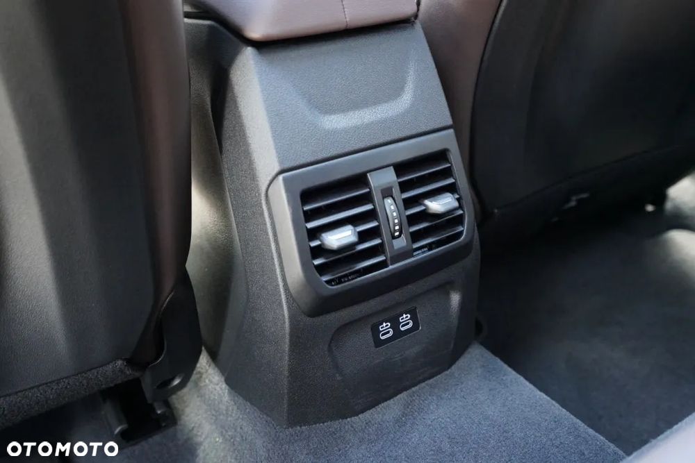 BMW Seria 1 120 - 32