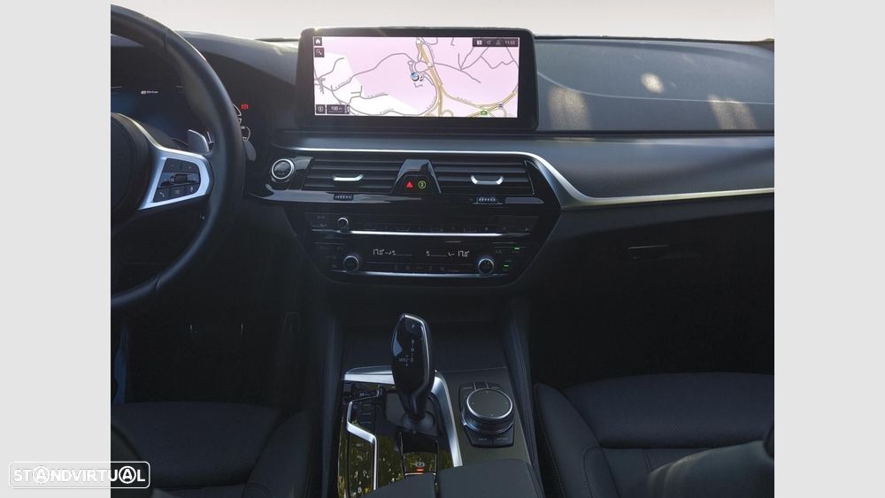 BMW 530 e Pack M - 13