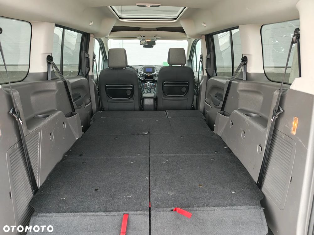 Ford Tourneo Connect Grand - 27