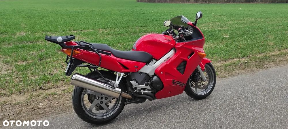 Honda VFR - 3