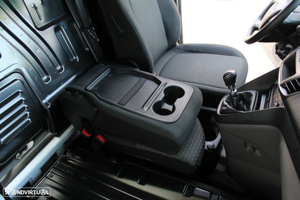 Ford Transit-Connect - 19