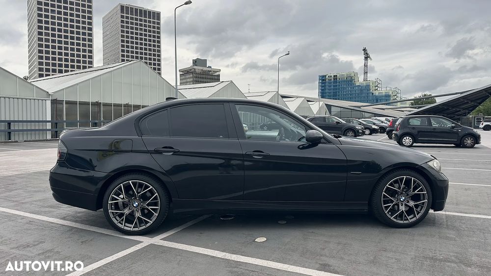 BMW Seria 3 318i - 3