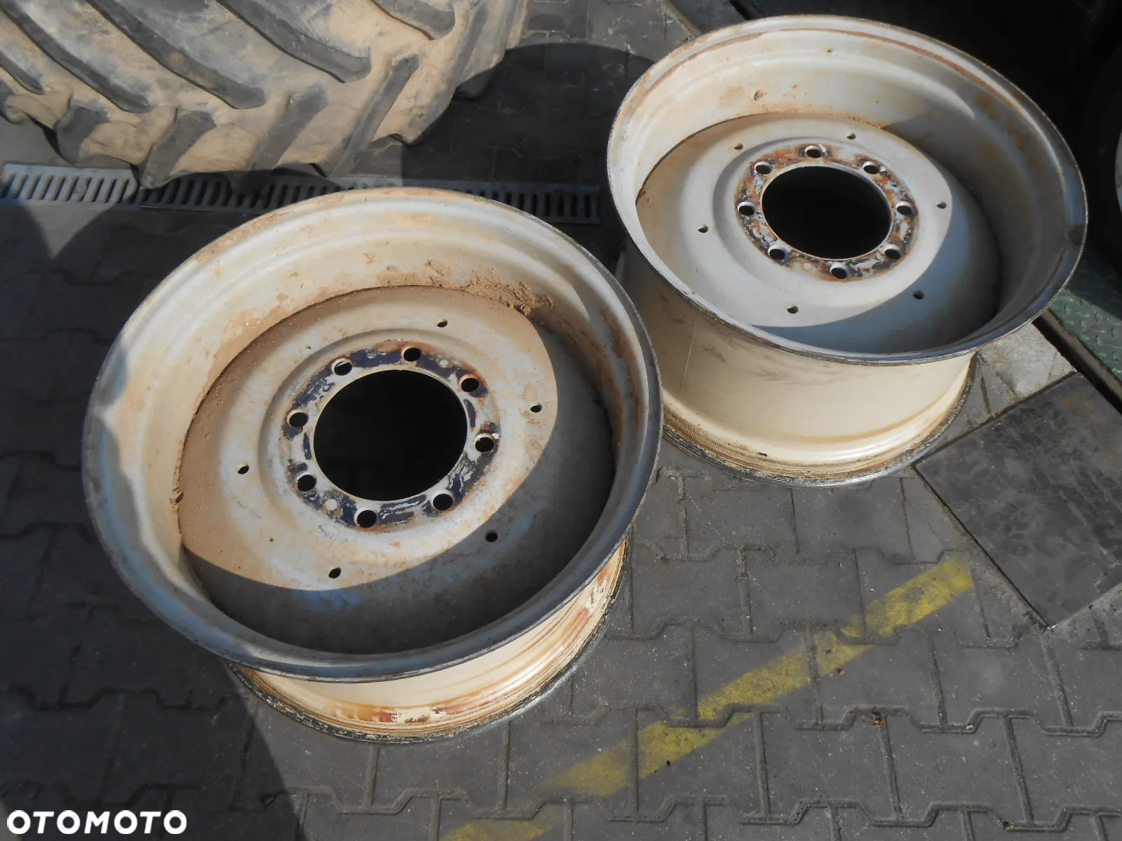 Felgi przednie fi220mm 15x28 Lamborghini R6.165S - 2