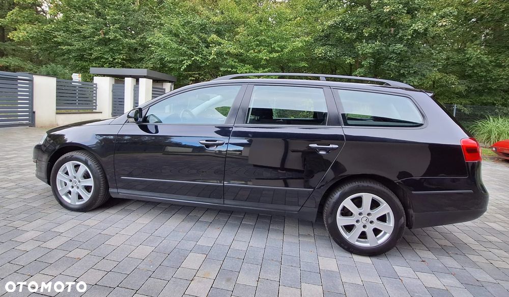 Volkswagen Passat 2.0 TDI DPF Trendline - 12