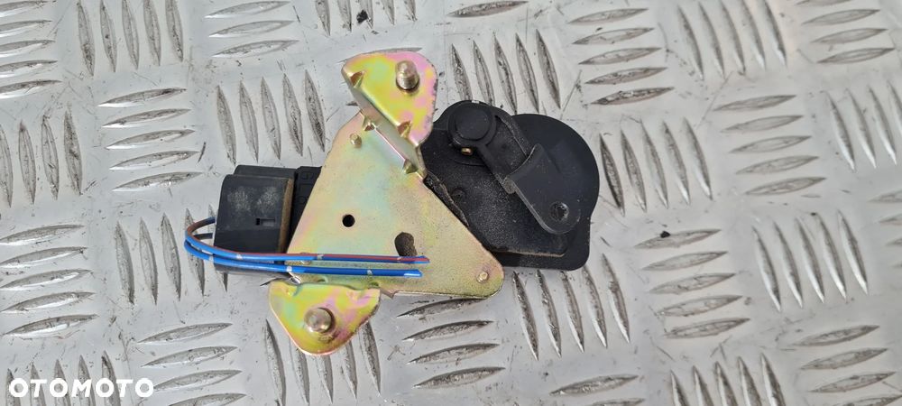 Opel Frontera B Siłownik Zamka Klapy Bagażnika - 2