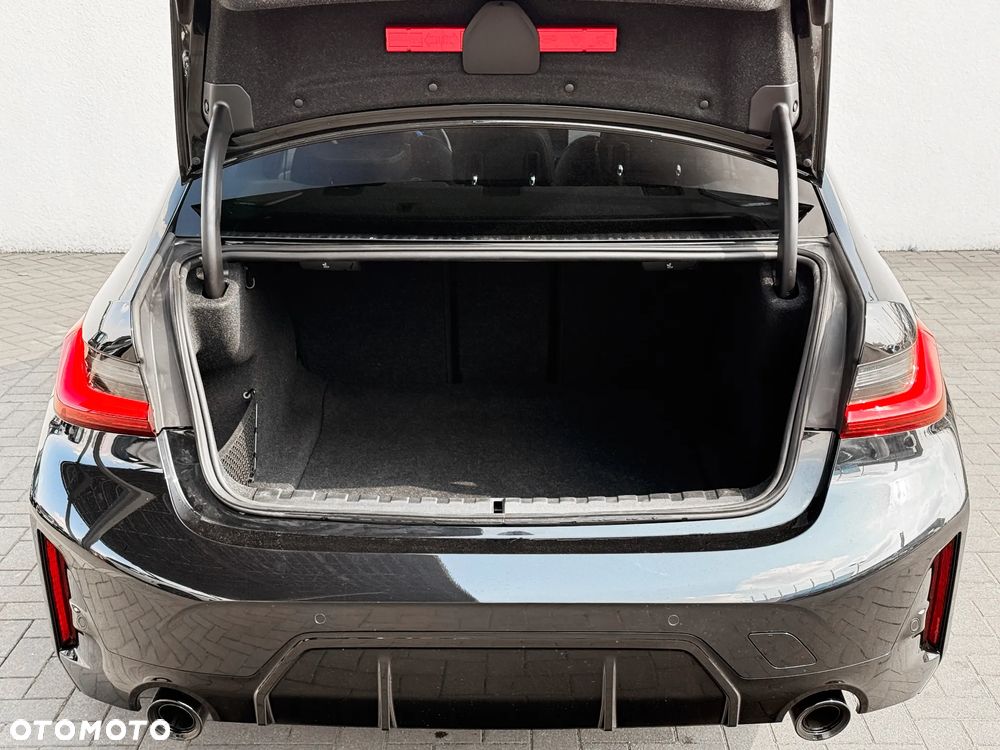 BMW Seria 3 320d xDrive M Sport - 14