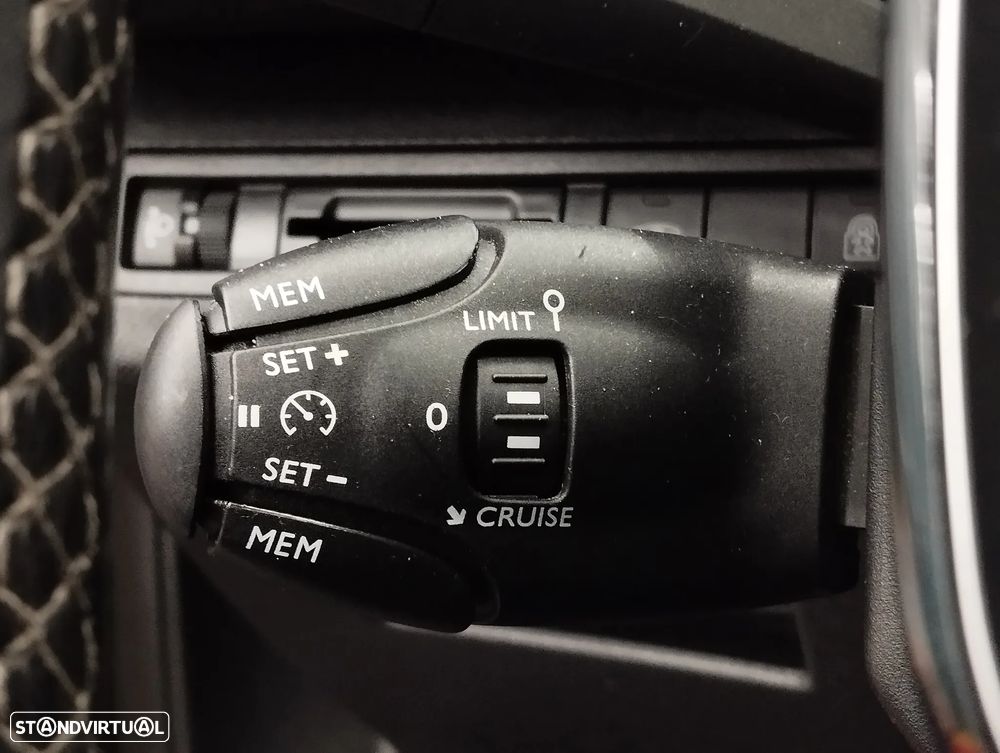 Peugeot 5008 1.5 BlueHDi Allure - 25