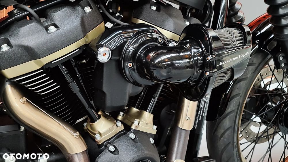 Harley-Davidson Softail Street Bob - 16