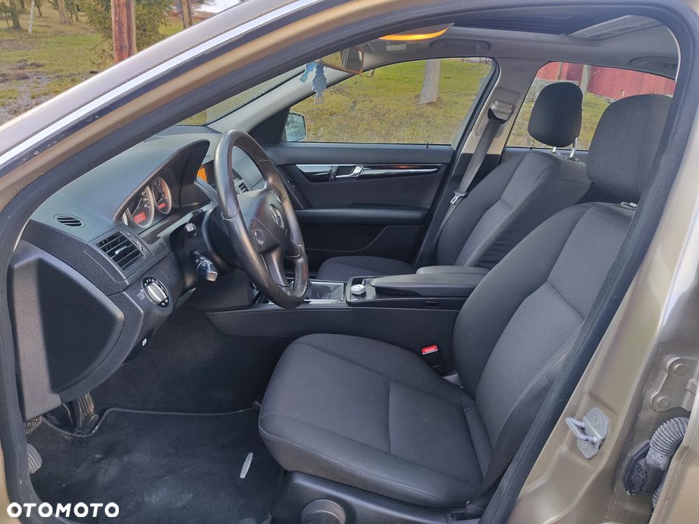 Mercedes-Benz Klasa C 200 CDI DPF Classic - 12