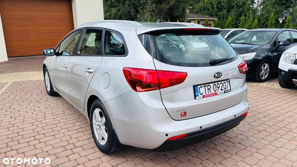 Kia Ceed - 13