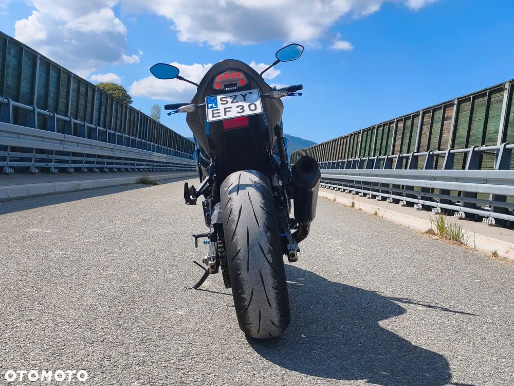 Suzuki GSX - 5