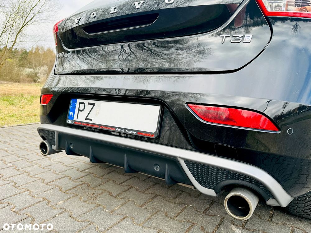 Volvo V40 T3 Drive-E R-Design Momentum - 12