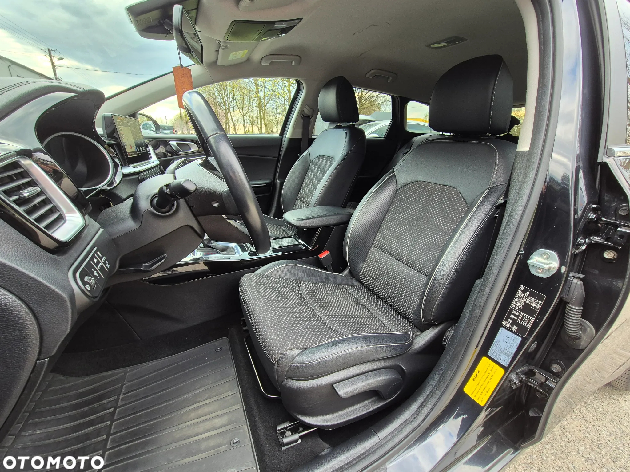 Kia Ceed 1.6 CRDi DCT GT Line - 26