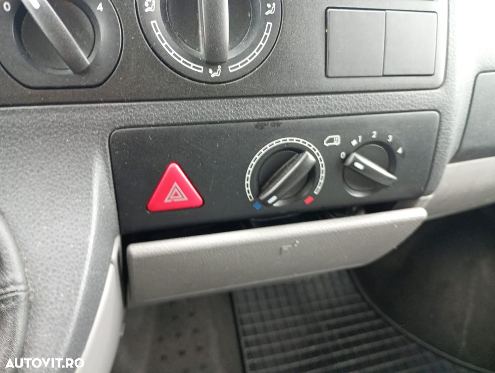 Volkswagen Transporter Shuttle Kurz - 11