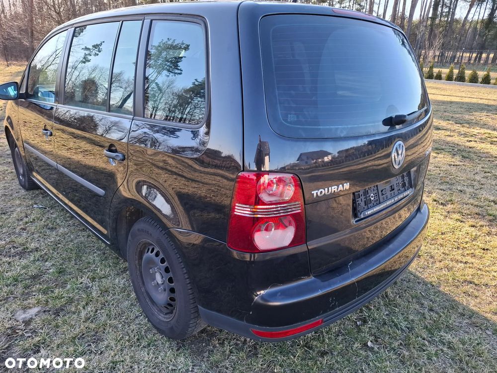 Volkswagen Touran - 19