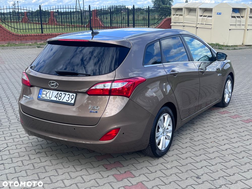 Hyundai i30 i30cw blue 1.6 CRDi Trend - 6