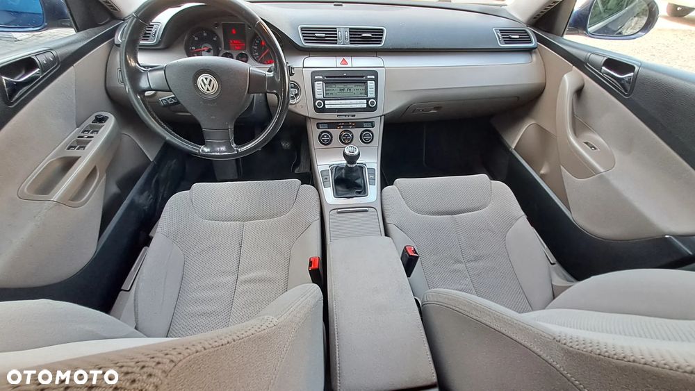 Volkswagen Passat 2.0 TDI Comfortline - 20