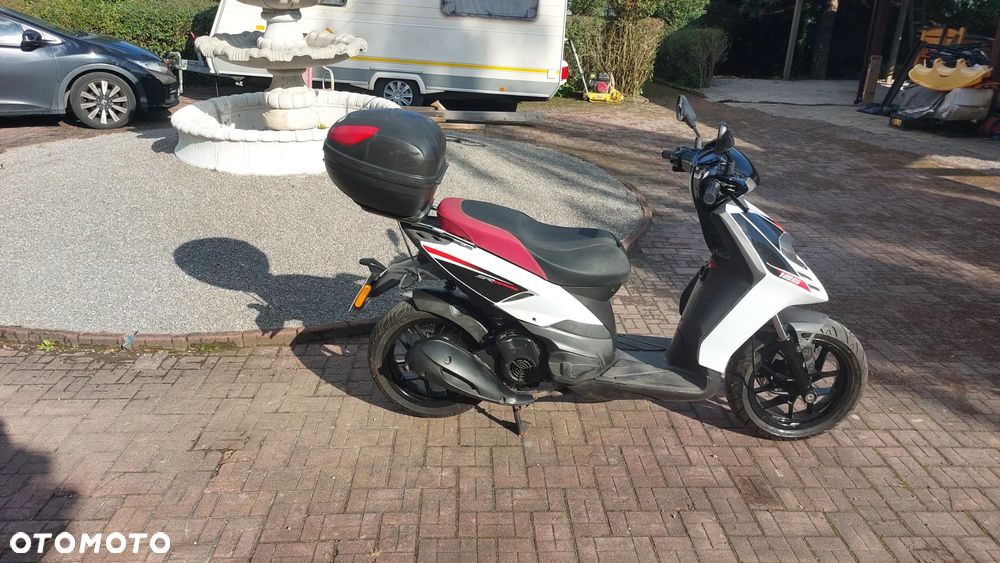 Aprilia SR - 1