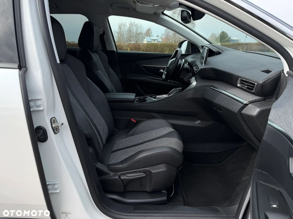 Peugeot 3008 1.6 PureTech GPF Allure S&S EAT8 - 31