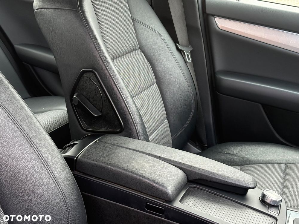 Mercedes-Benz Klasa C 180 CGI Automatik BlueEFFICIENCY Avantgarde - 15