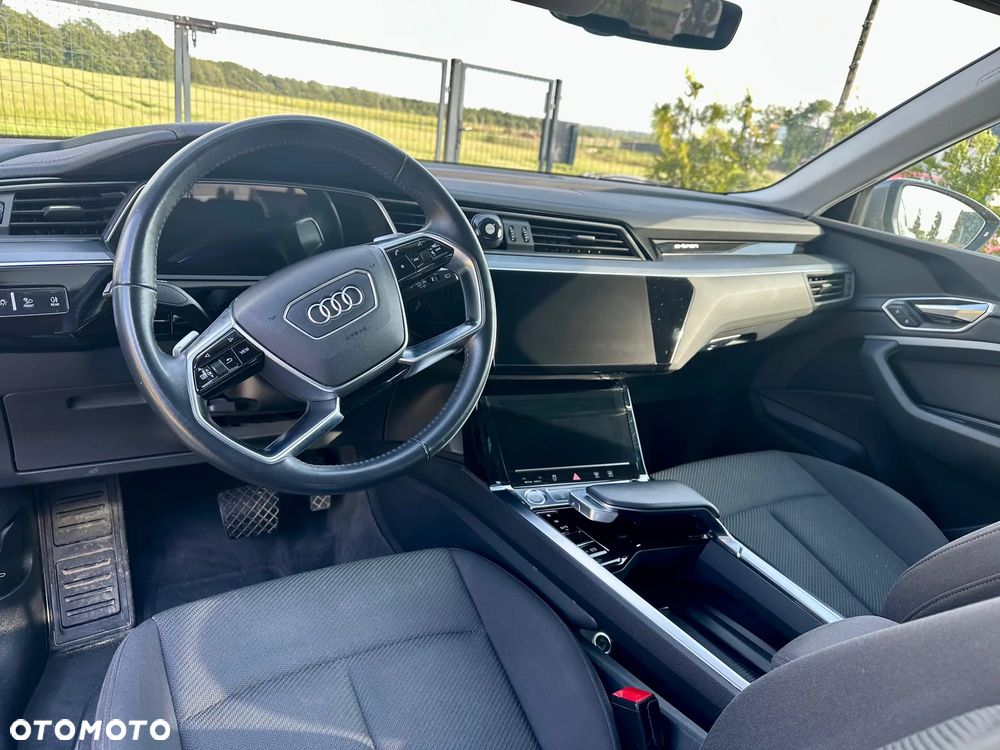 Audi e-tron 50 quattro - 25