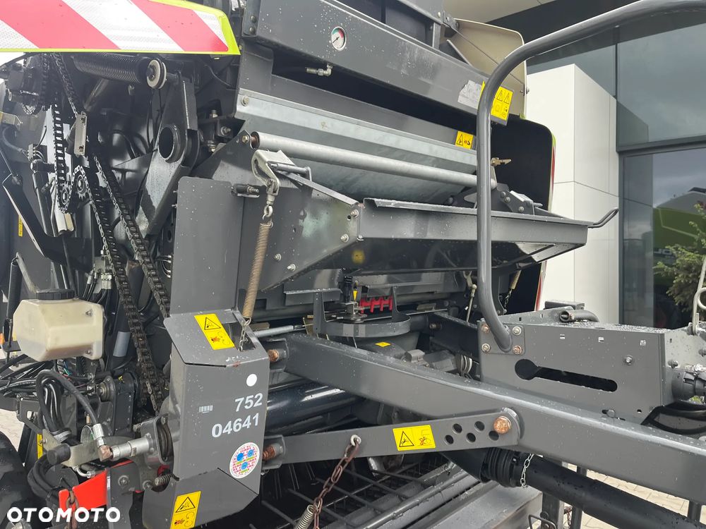Claas Variant 380 RC Pro - 11