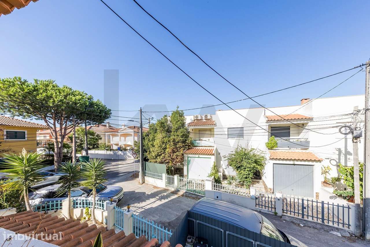 Moradia T4 na Charneca de Caparica com garagem e espaço exterior - Grande imagem: 5/47