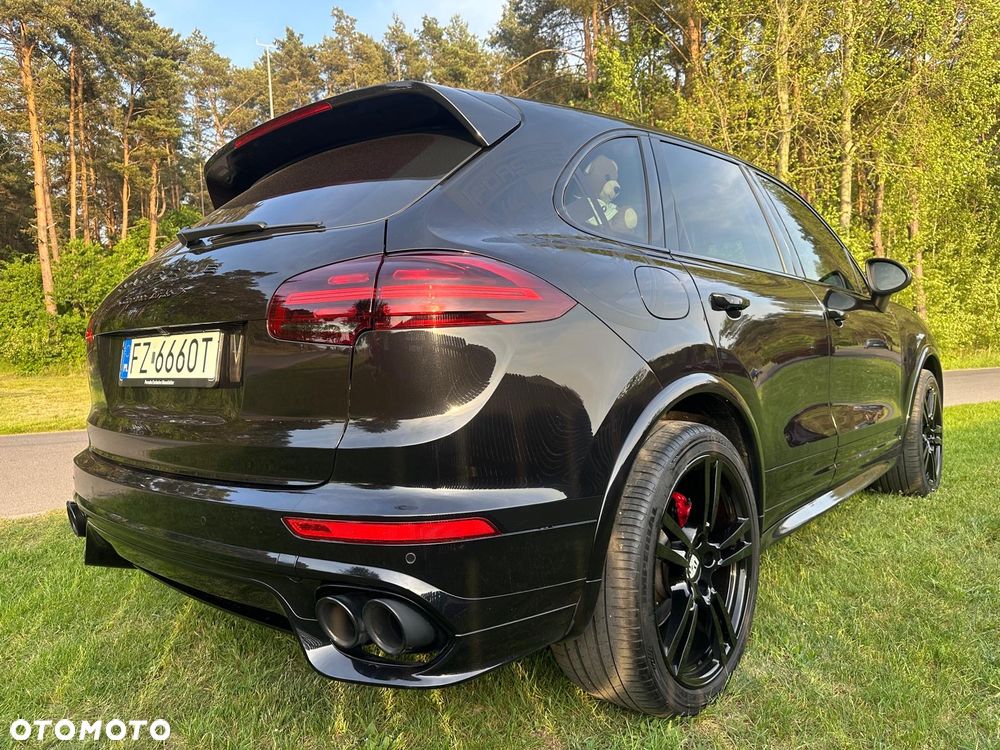 Porsche Cayenne Turbo - 13