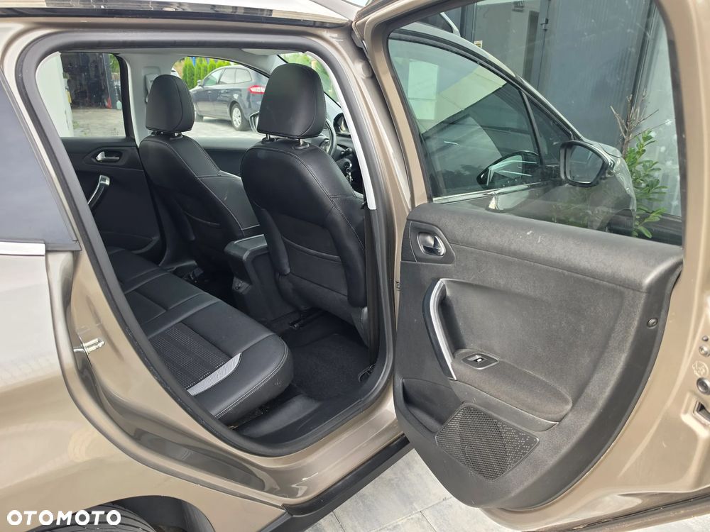 Peugeot 2008 - 31