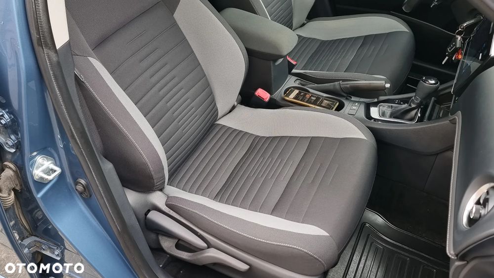 Toyota Auris 1.6 Premium MS - 28