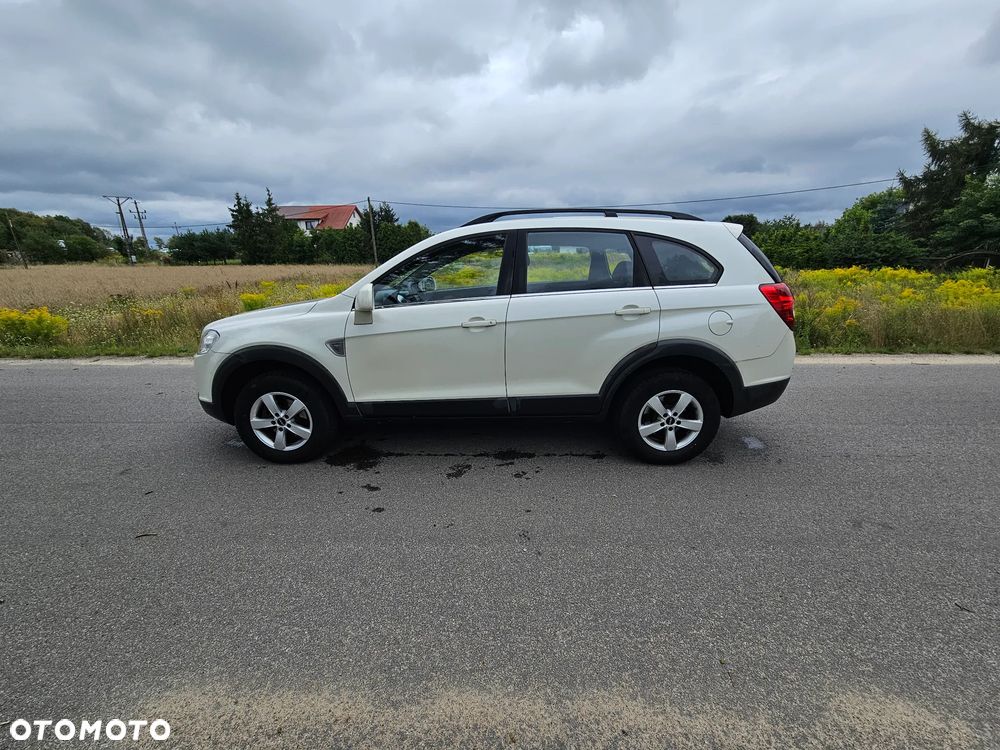 Chevrolet Captiva 2.4 LS 5os - 6