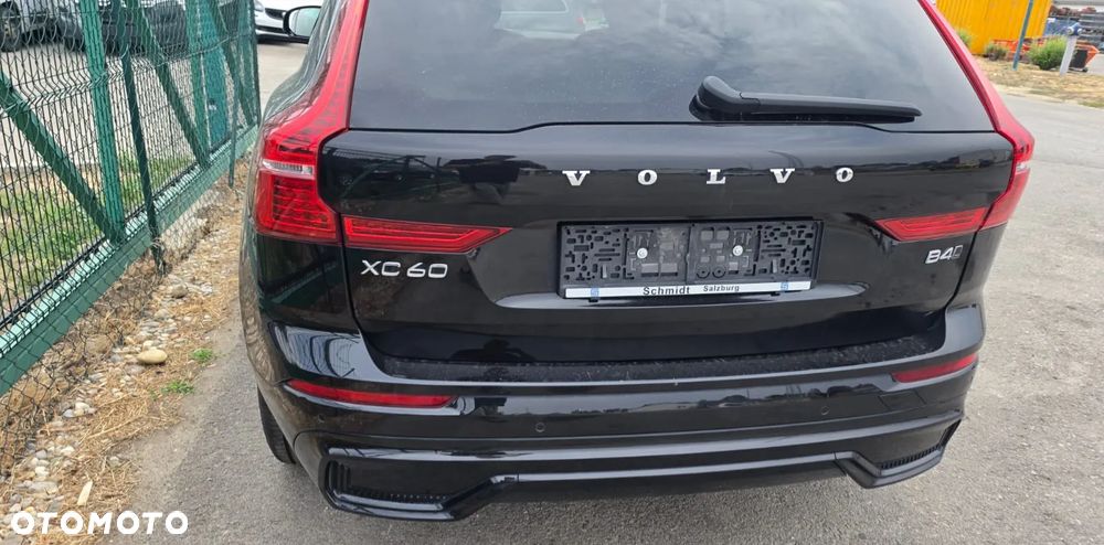 Volvo XC 60 B4 D AWD Plus Dark - 3