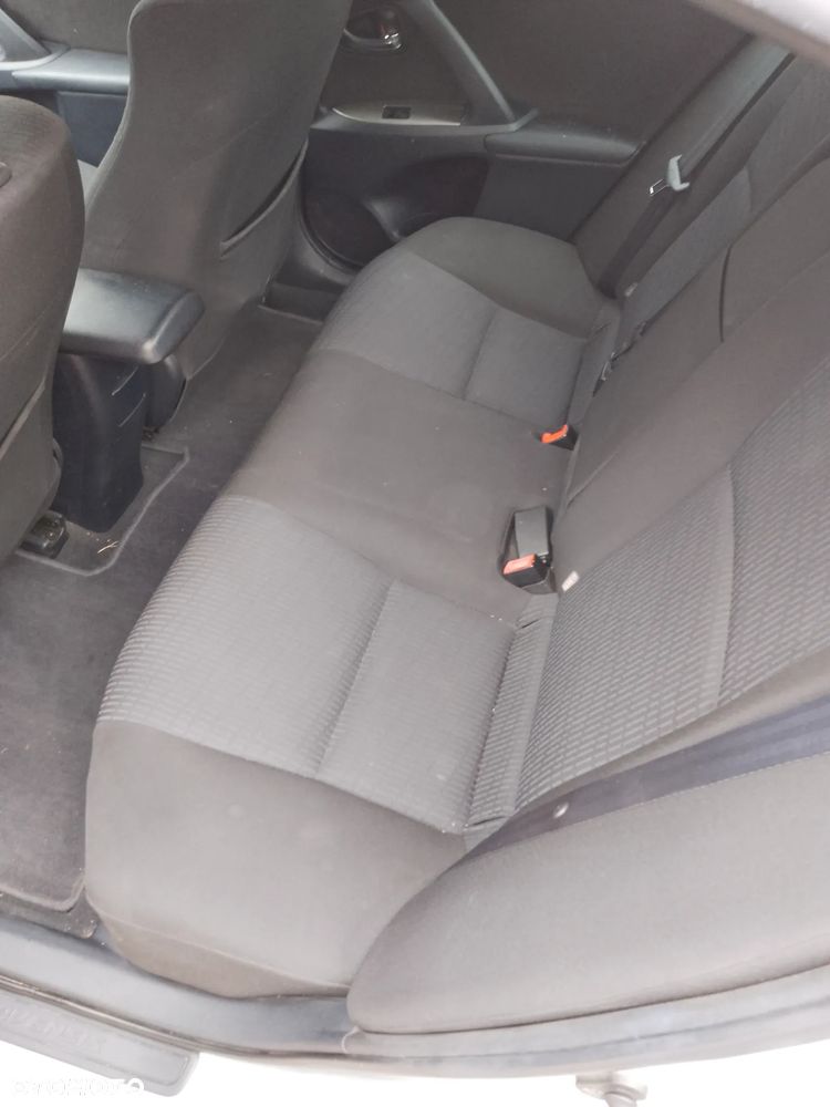 Toyota Avensis 2.0 D-4D - 6