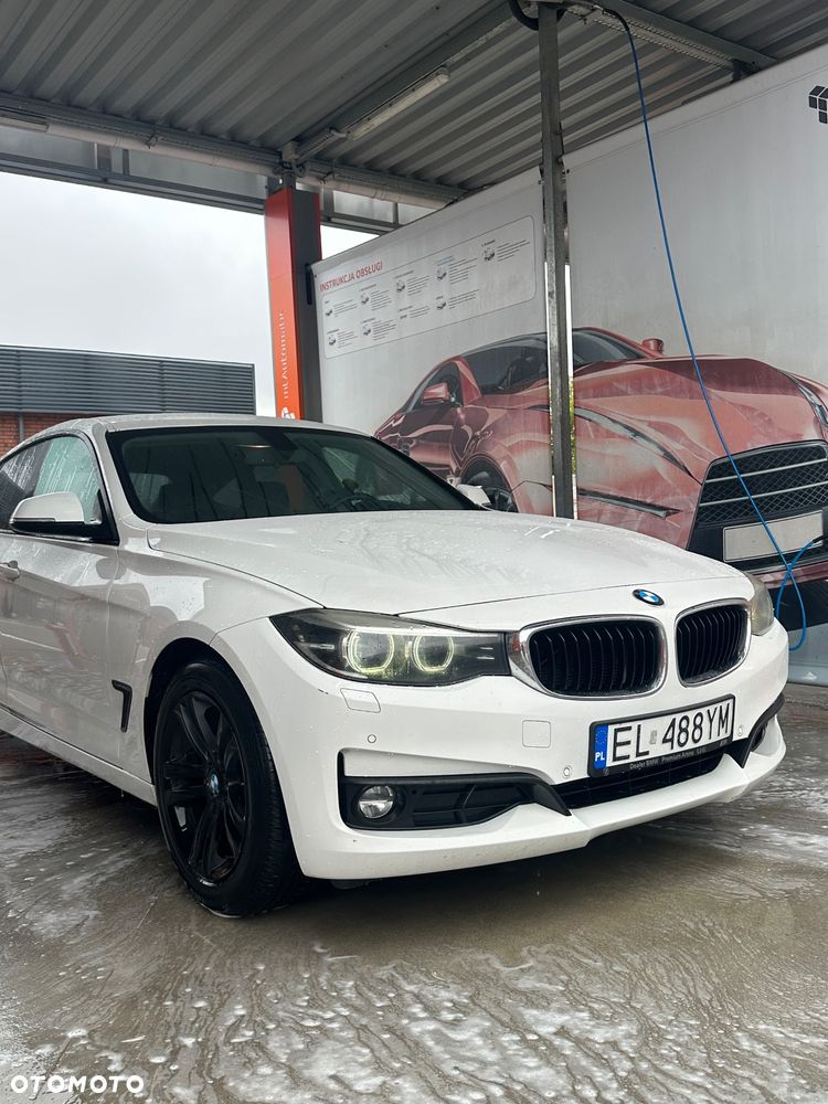 BMW Seria 3 318d M Sport Shadow - 4