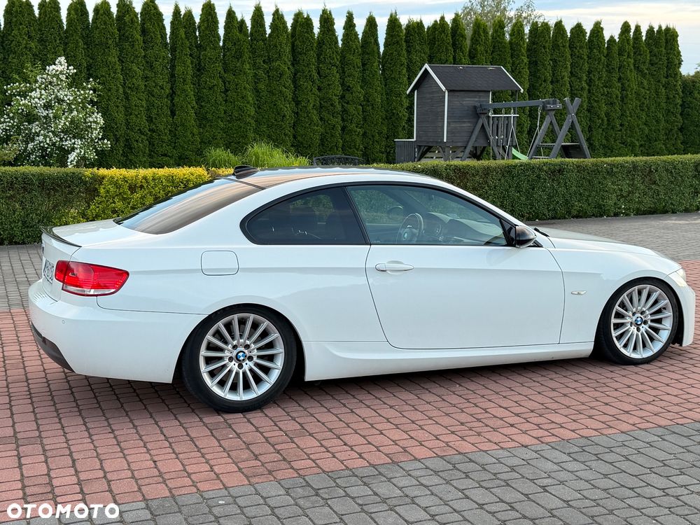 BMW Seria 3 330d M Sport Edition - 13