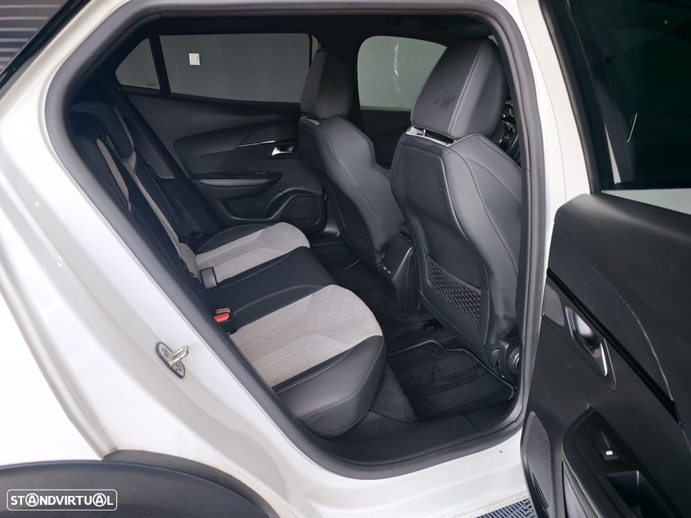 Peugeot e-2008 GT Pack - 46