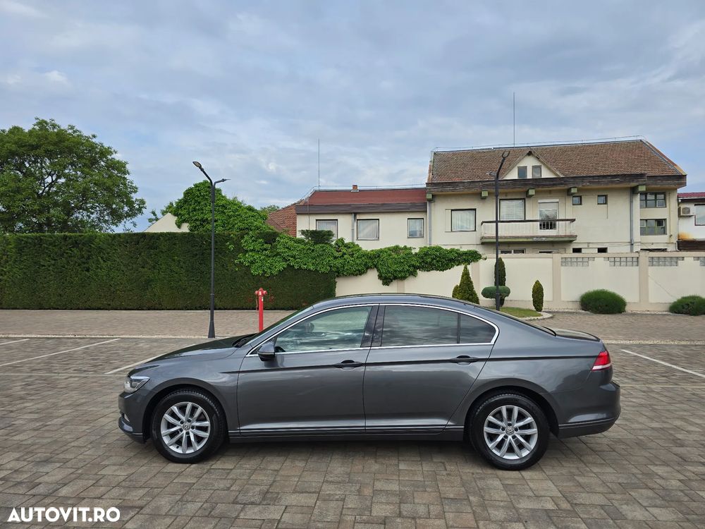 Volkswagen Passat 2.0 TDI DSG Comfortline - 34