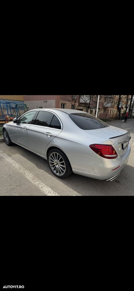 Mercedes-Benz E 200 4MATIC Aut. - 3