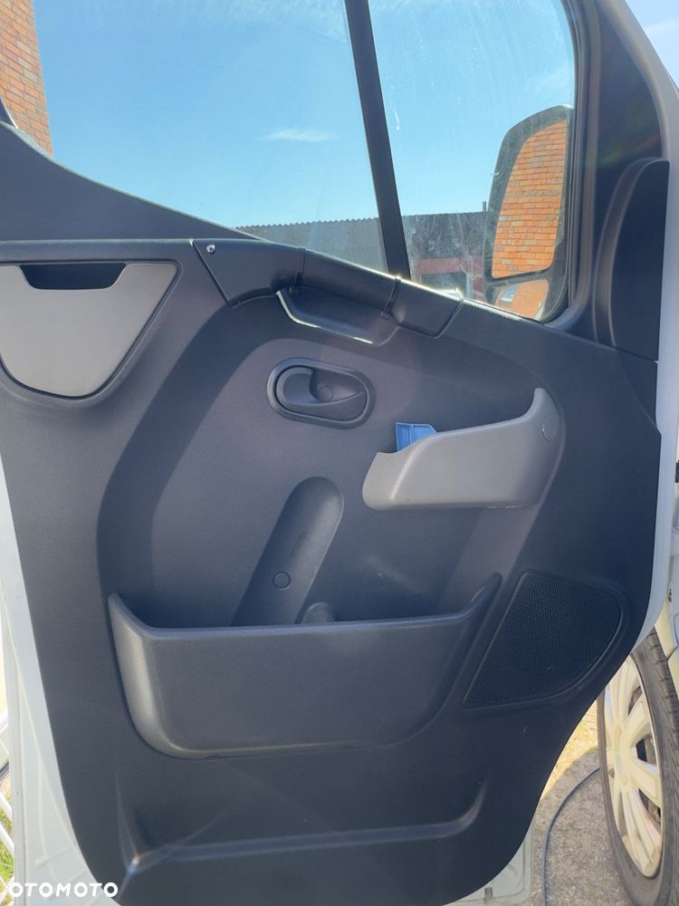 Nissan NV400 - 16