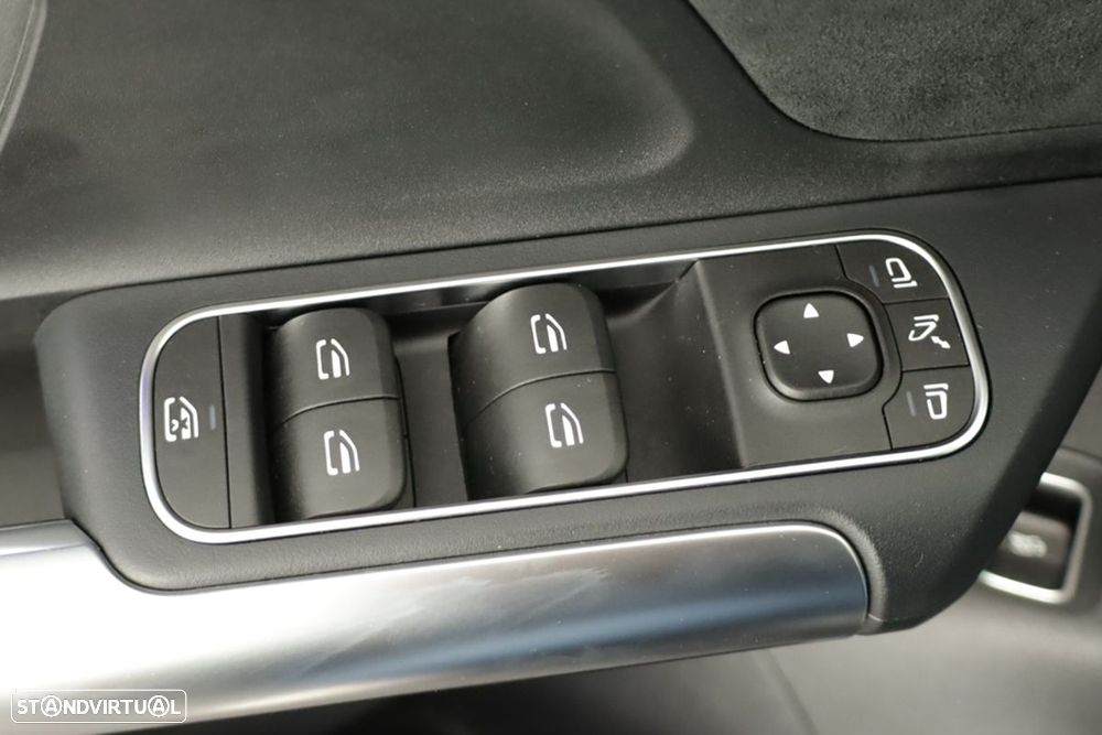 Mercedes-Benz EQA 300 4Matic AMG Line - 21