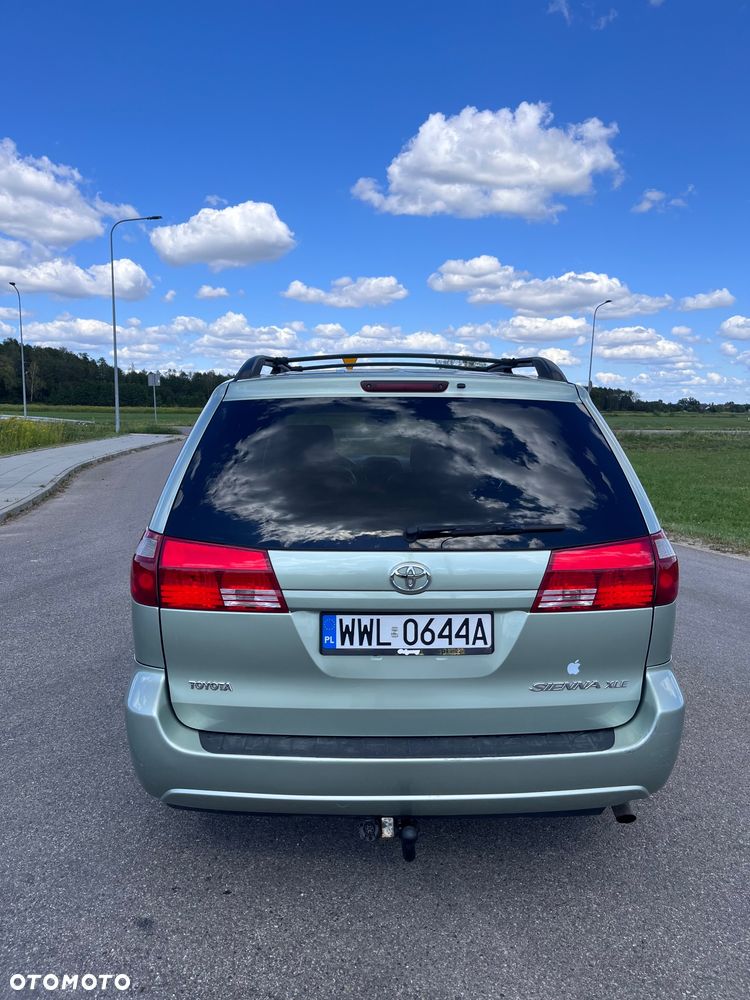 Toyota Sienna - 5