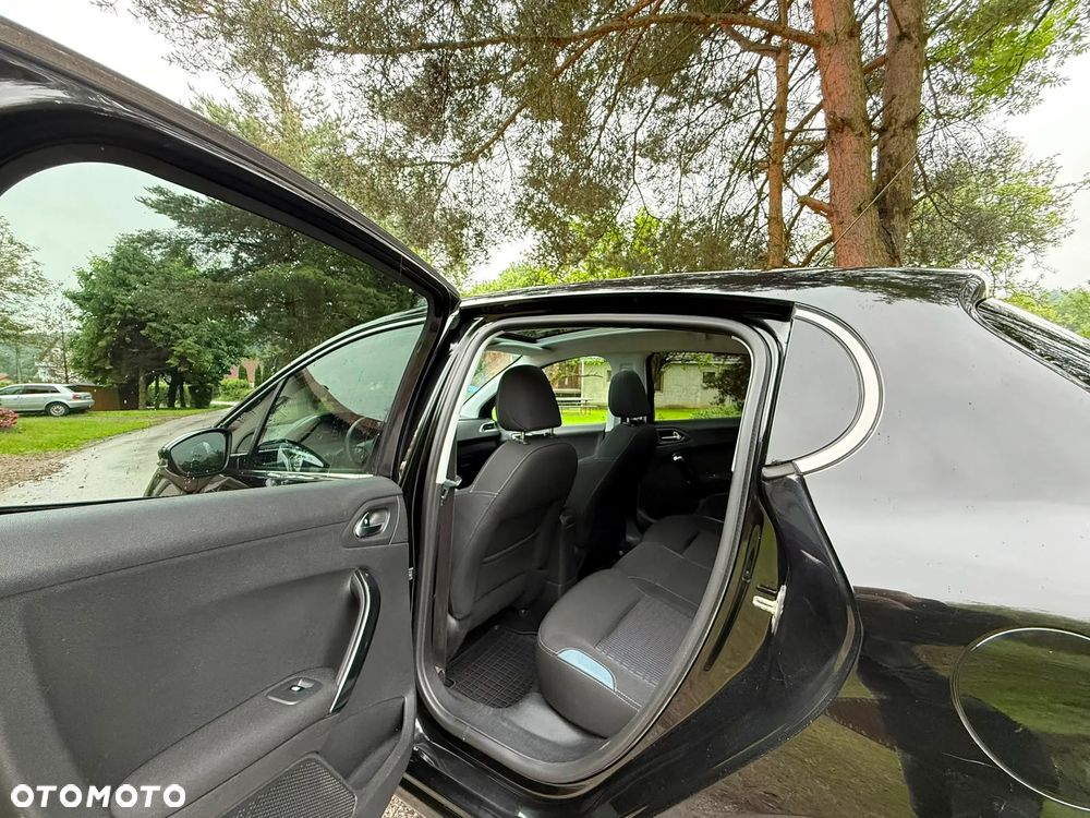 Peugeot 208 1.6 e-HDi Allure STT - 19