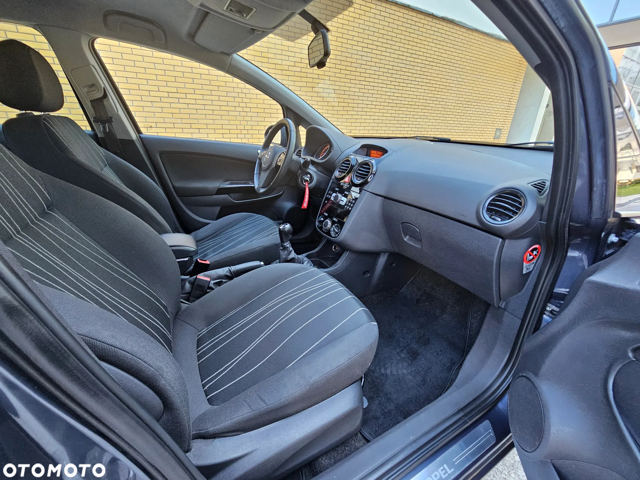 Opel Corsa 1.2 16V 111 - 11