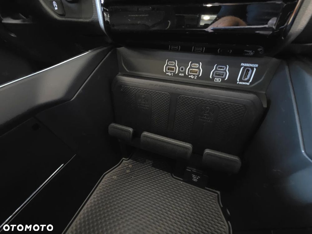 RAM 1500 Laramie Night Premium - 36